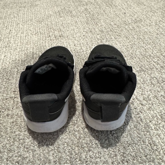 Nike Toddler Shoes - Picture 3 of 10